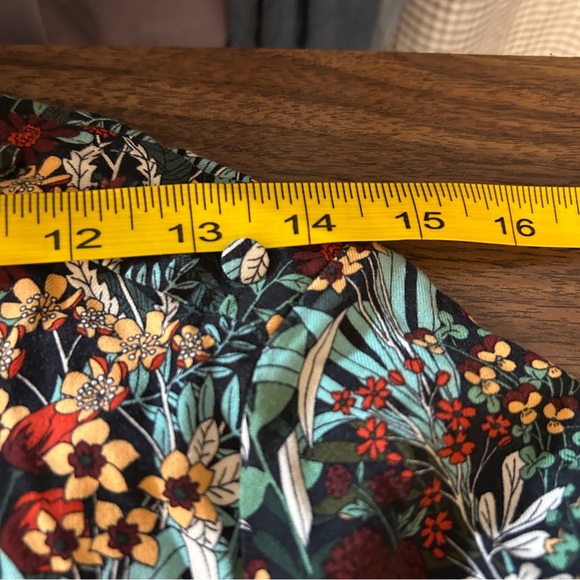 ❤️ Zara Black Floral Asymmetrical Blouse M - Picture 8 of 9
